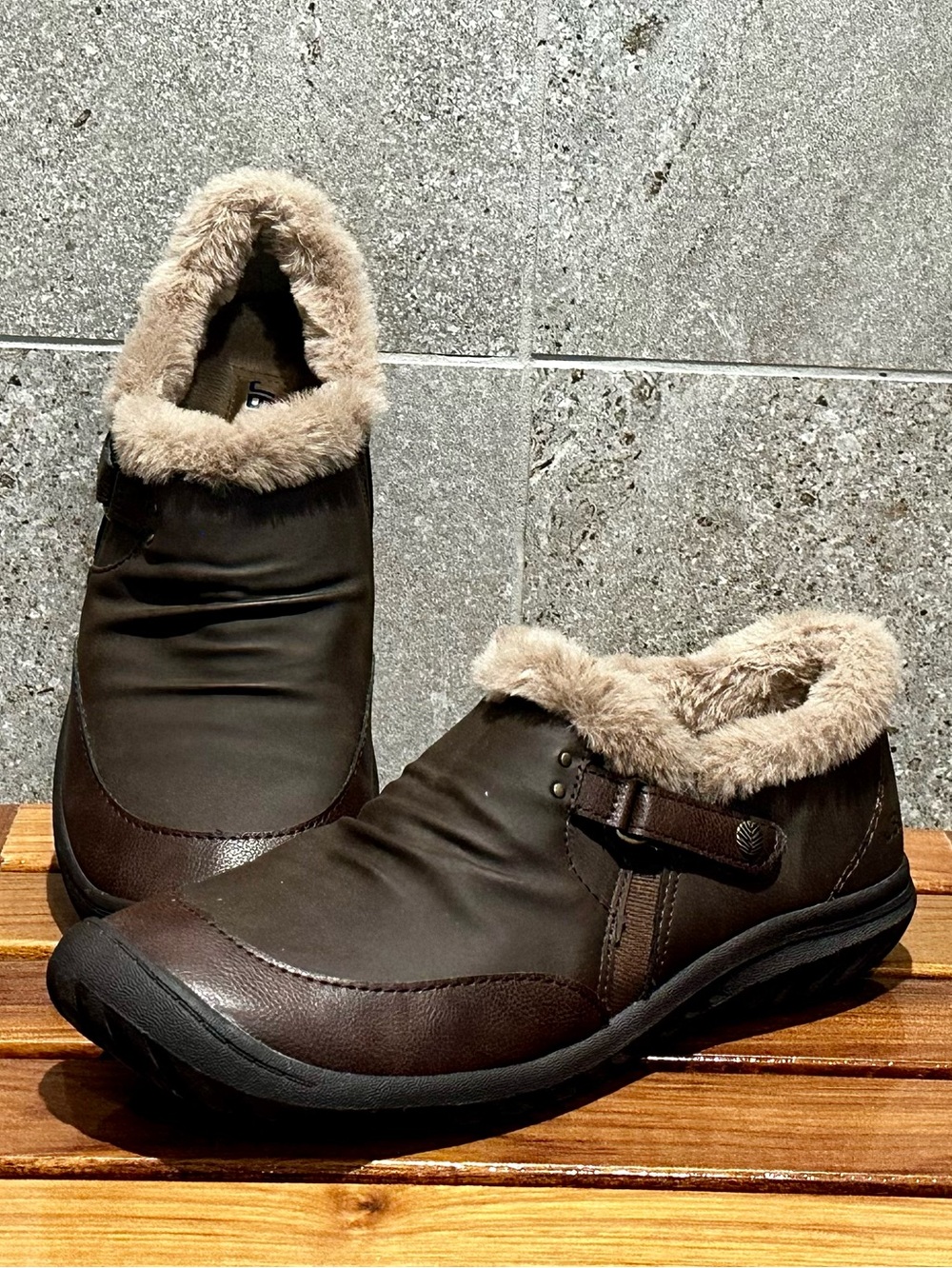 JBU Women’s 9 Brown Faux-Fur Lined Slip-On Boots